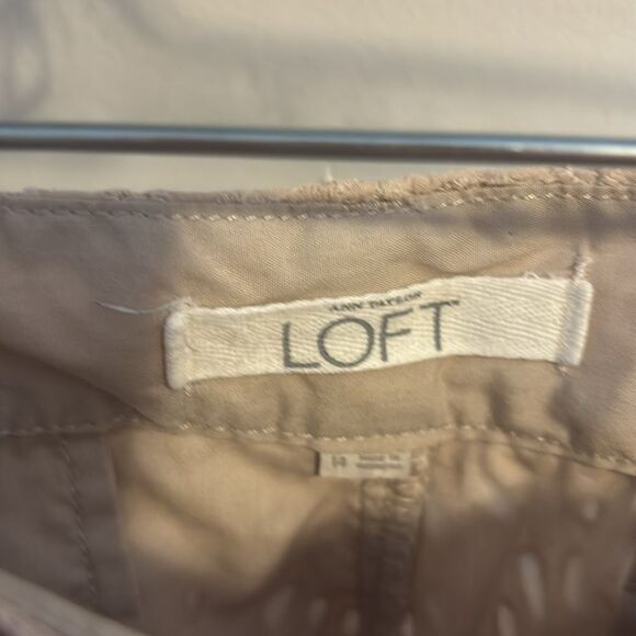 LOFT Tan eyelet shorts size 14 - Picture 4 of 5